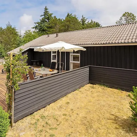 Snioulf - 1km From The Sea By Interhome *